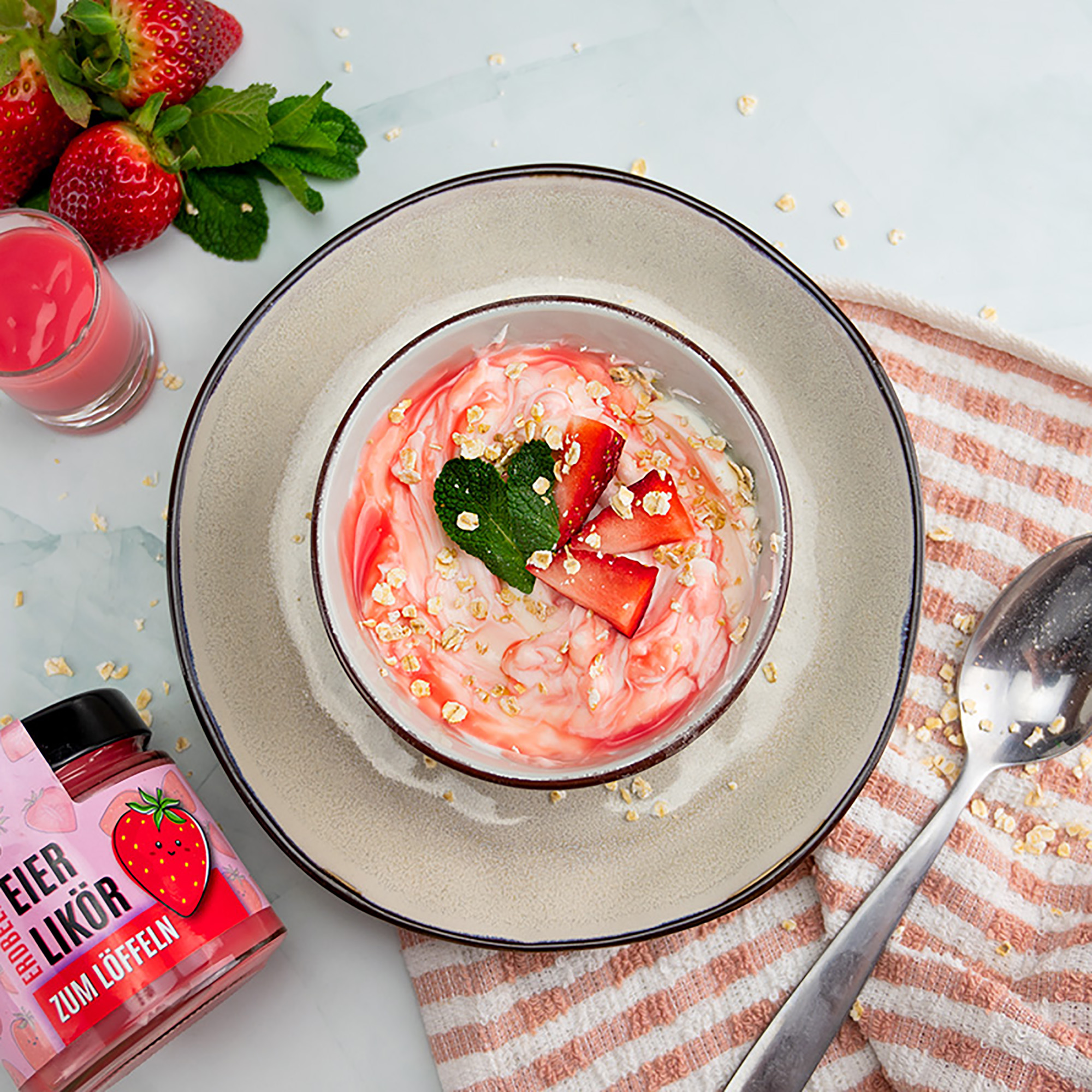 Amazon_Eierlikor-zum-Loffeln-Erdbeere-Food-Shop Löffel Eierlikör mit Erdbeer Geschmack zum Verfeinern von Quark, Dessert, Eis und Waffeln