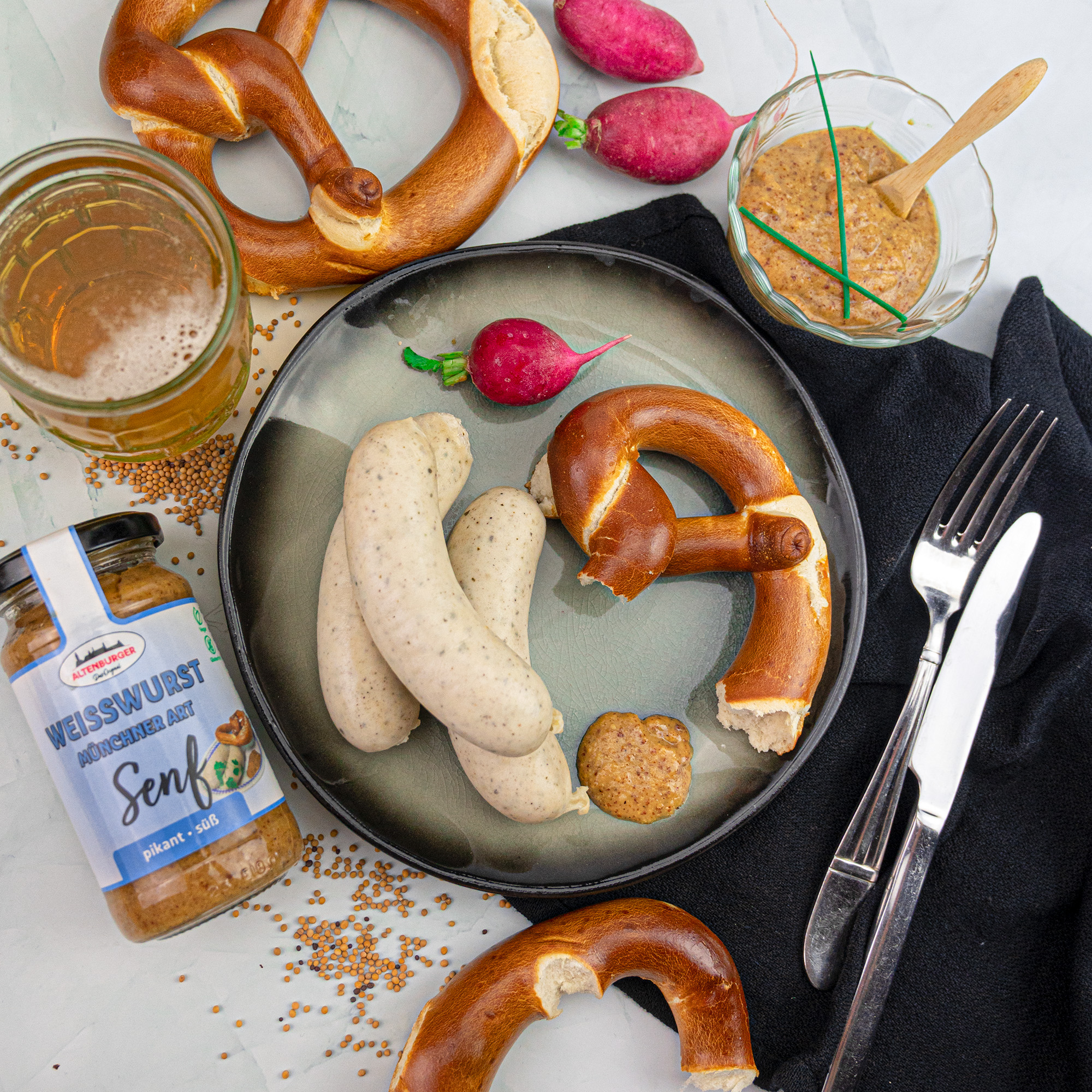 Altenburger-Weisswurst-Senf-fur-die-Weisswurst-Leberkase-und-Brezel Süßer Senf für Weißwurst, Leberkäse, Bratwurst und Brezeln