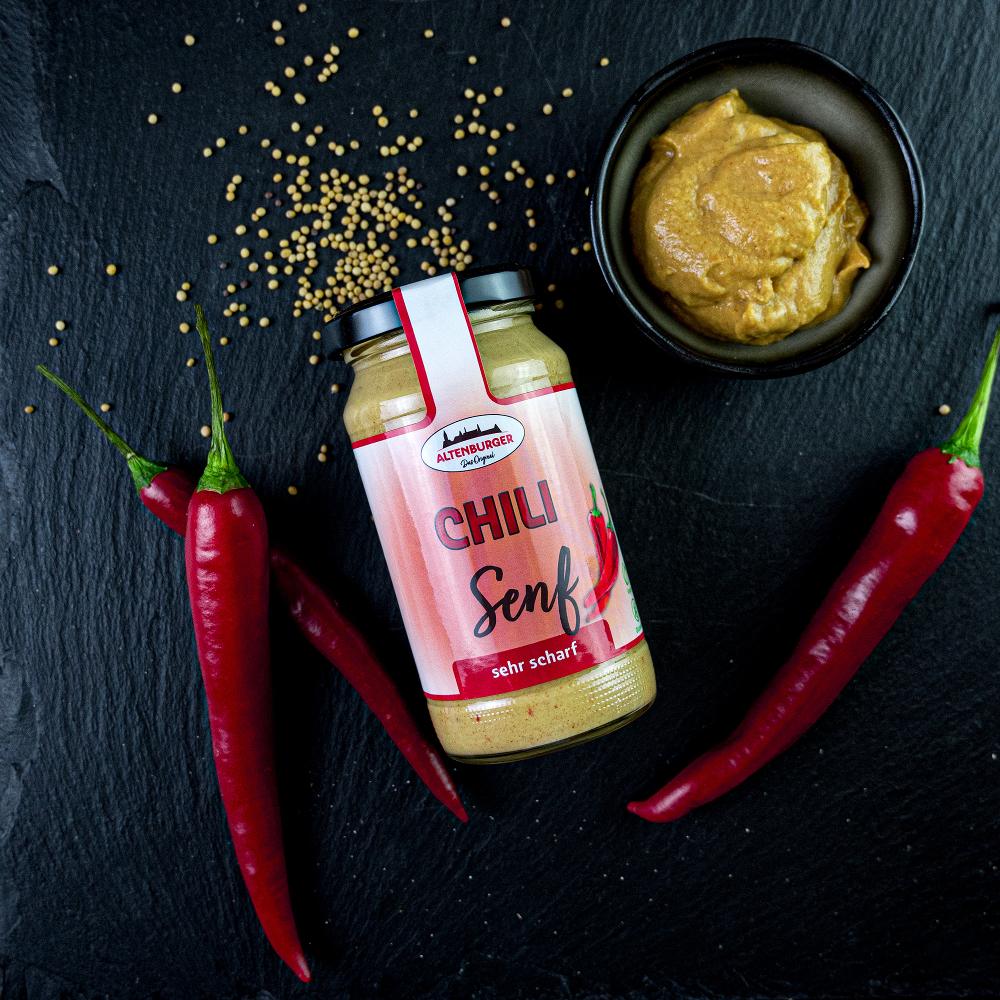 Scharfer Senf mit Chili verfeinert