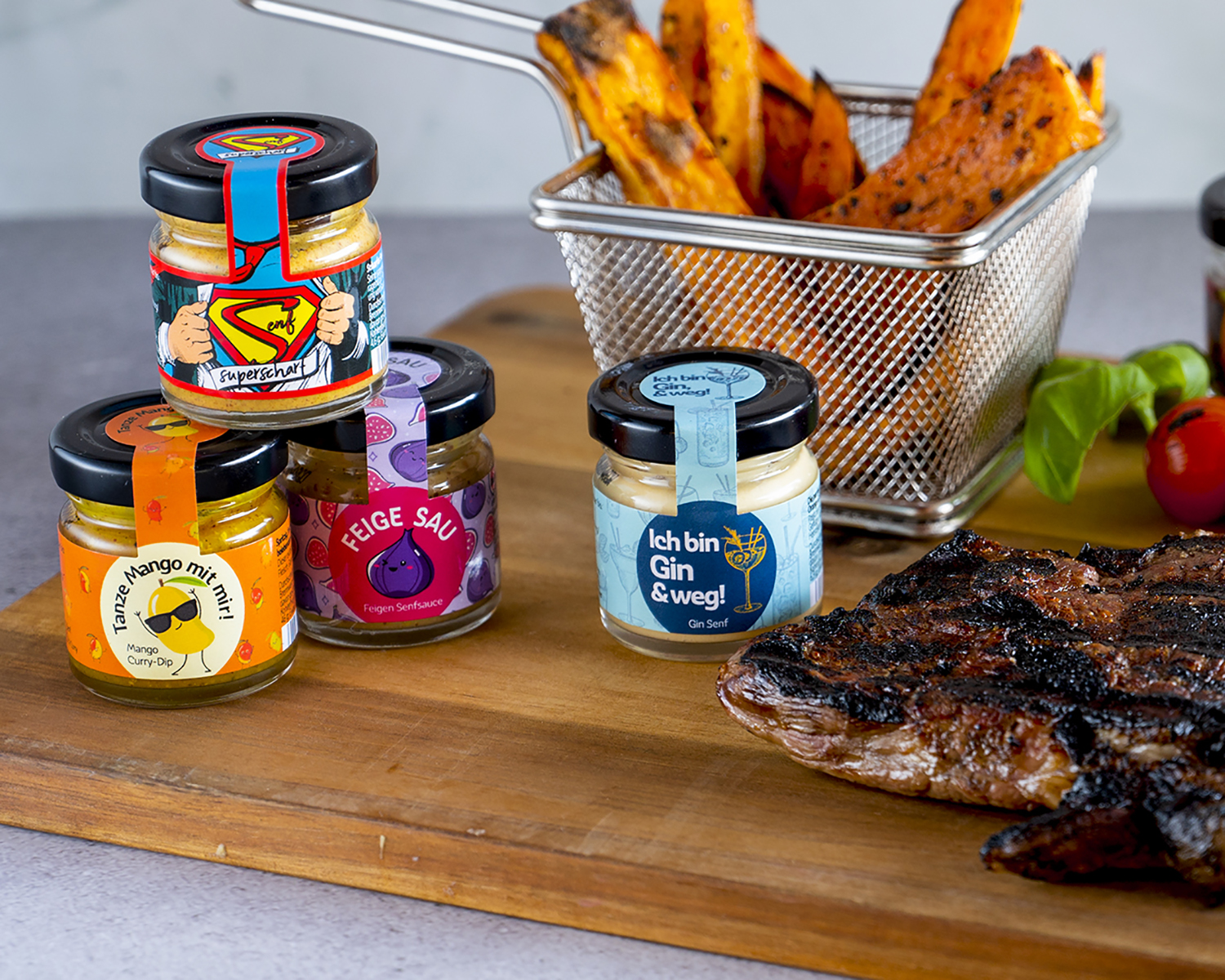 Wir-schenken-uns-nix_Minis-Senf-Saucen-Gewurze Mini gläser gefüllt mit Senfspezialitäten ideal zum Grillen, Verkosten und Genießen
