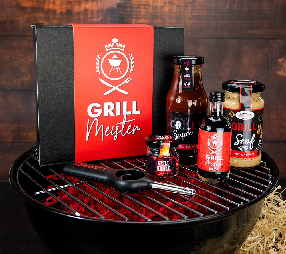 grillmeister mit produkten auf grill grillmeister mit produkten auf grill