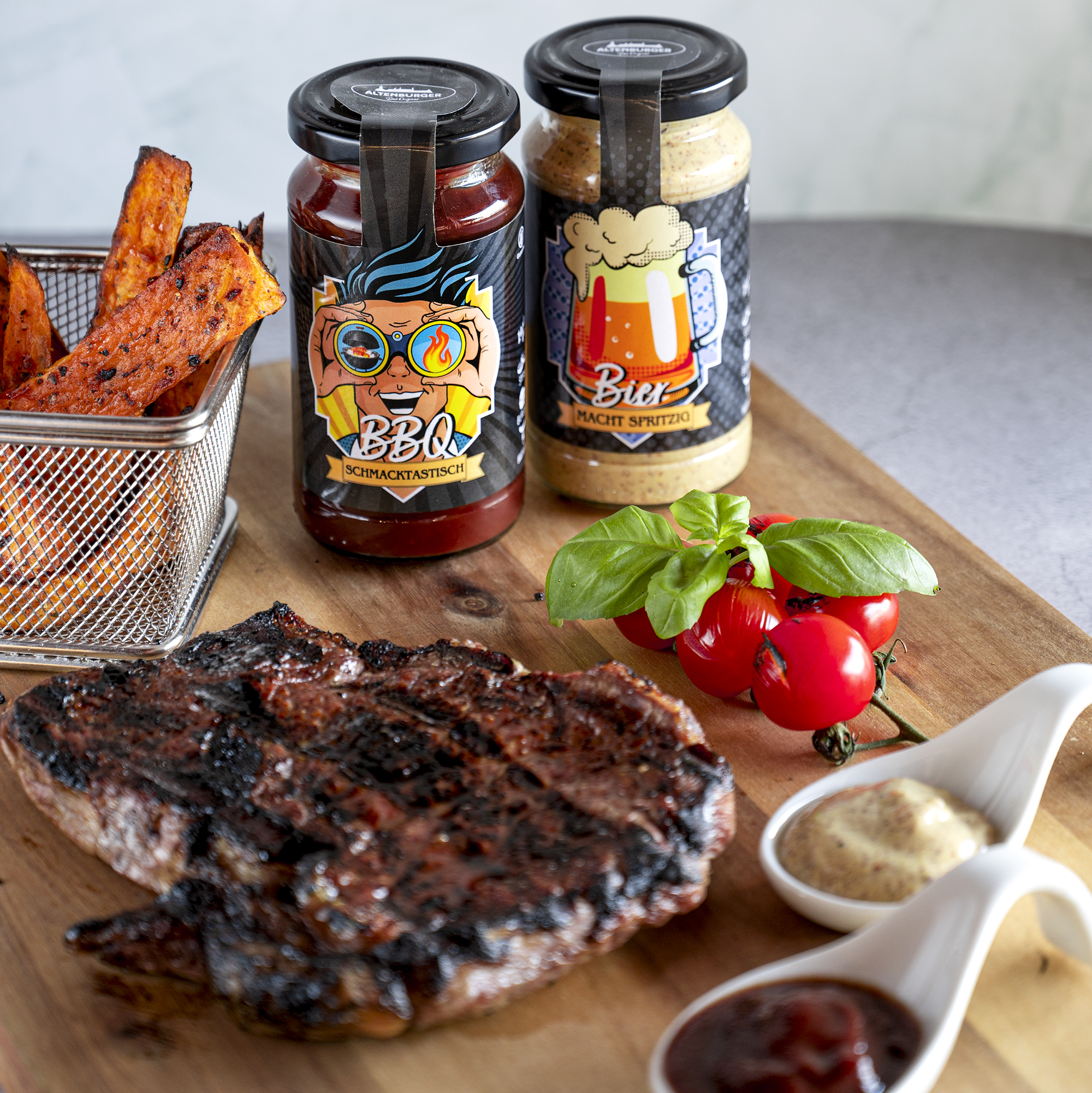 BBQ-Sauce-Bier-Senf-mit-Steak-und-Susskartoffelpommes BBQ Sauce, Grill Sauce, Honig Sauce, Bier Senf für Fleisch, Steak, zum Dippen, Süßkartoffelpommes