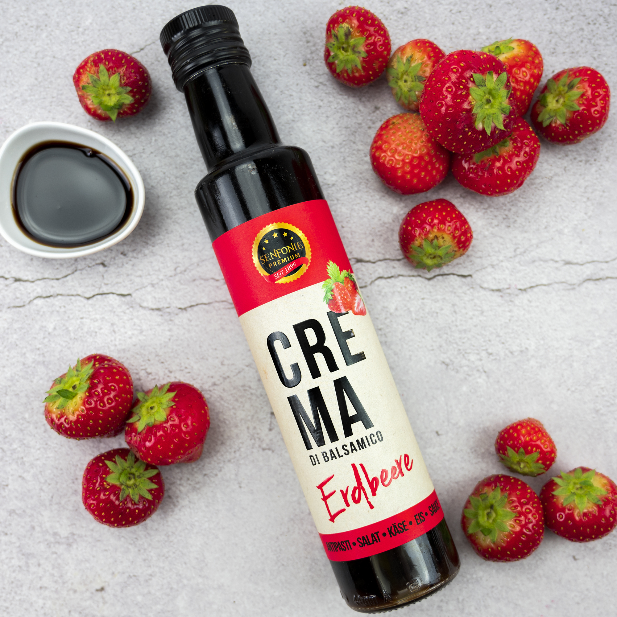 Crema di Balsamico Erdbeere ideal für Desserts, Eis, Waffeln oder zum Verfeinern von herzhaften Bratensaucen