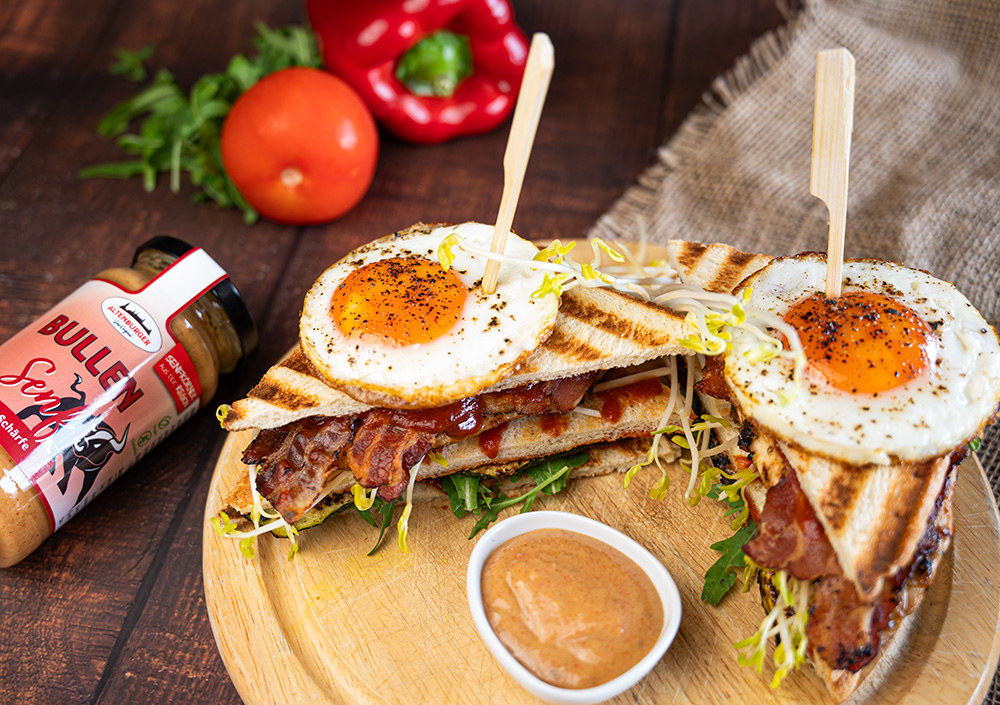 sandwich mit feurigem bullen senf sandwich mit feurigem bullensenf