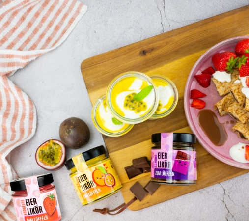 eierlikoer zum loeffeln mit dessert und pfannkuchen eierlikoere zum loeffeln mit dessert und pfannkuchen