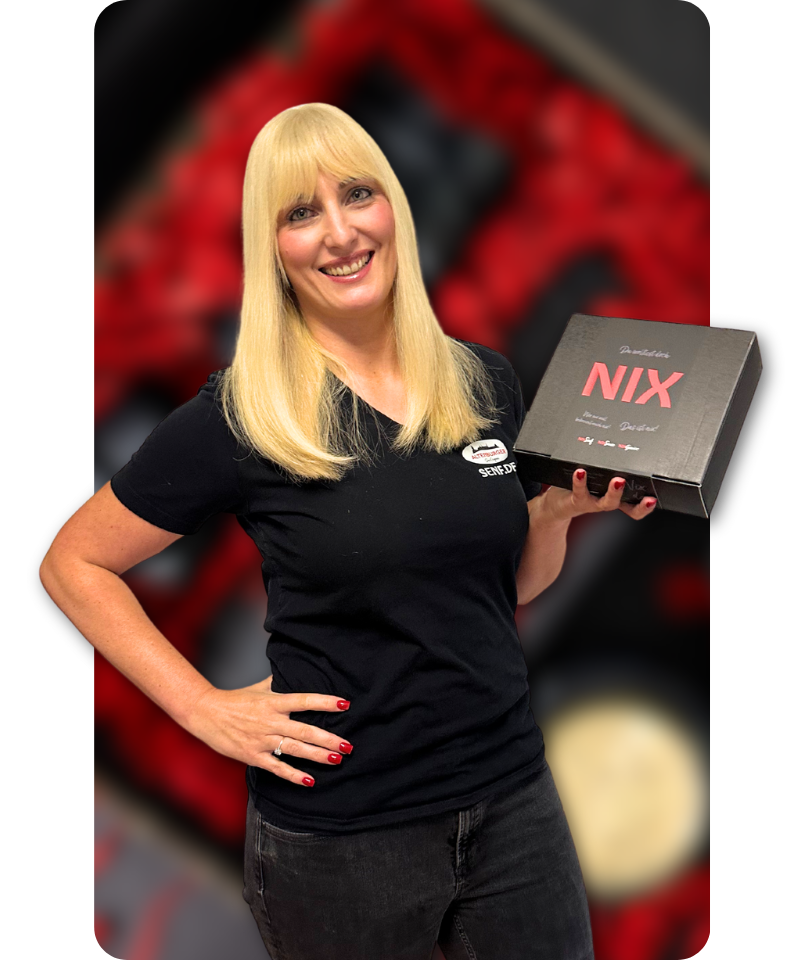 nix box mit froehlicher frau nix box mit froehlicher frau