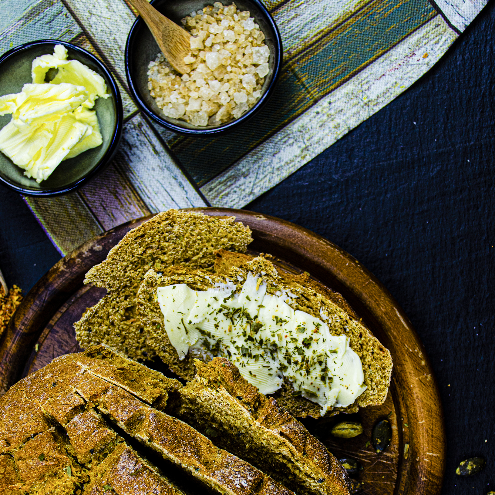 Dänisches Rauchsalz schmeckt hervorragend zu pikanten Speisen.