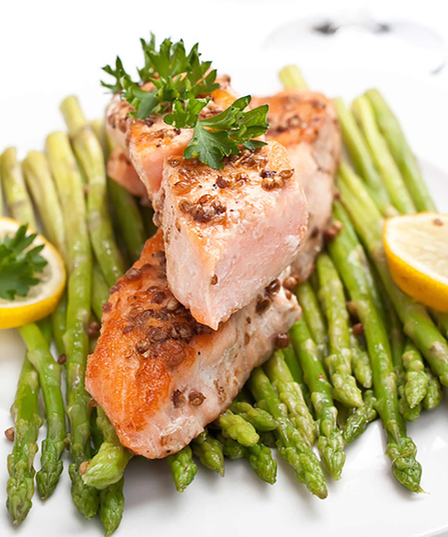 schweinefilet auf gruenem spargel schweinefilet auf gruenem spargel
