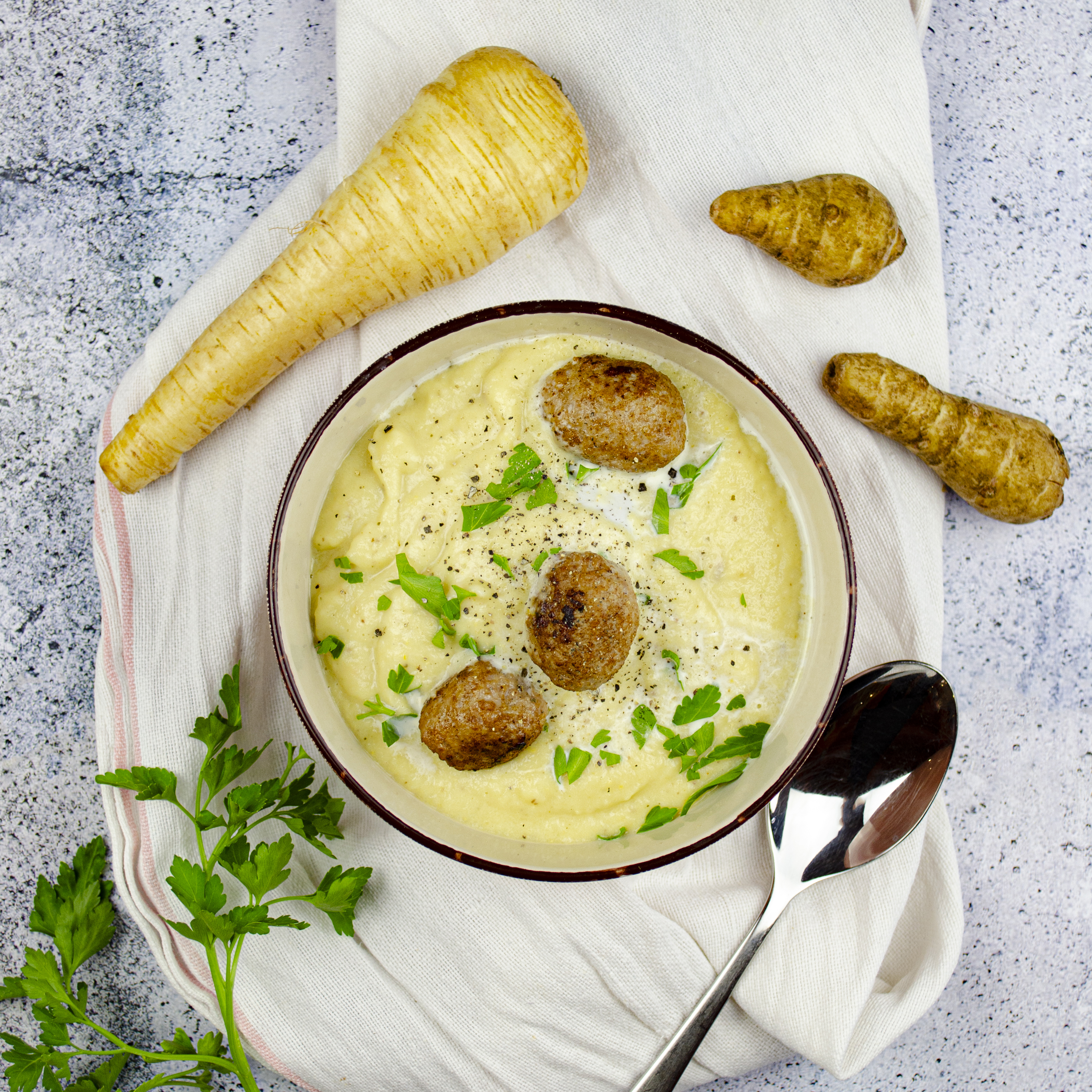 PastinakensuppehE8WTsBHoEJRY