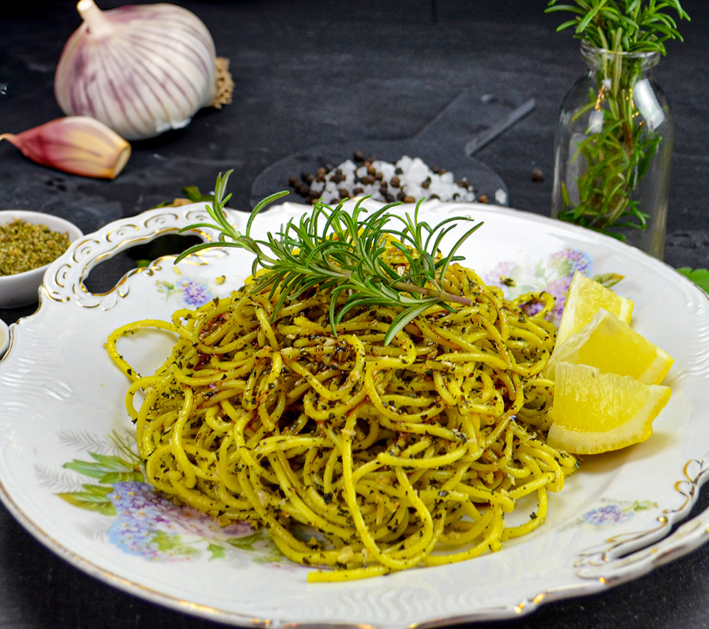 spaghetti mit pesto spaghetti mit pesto