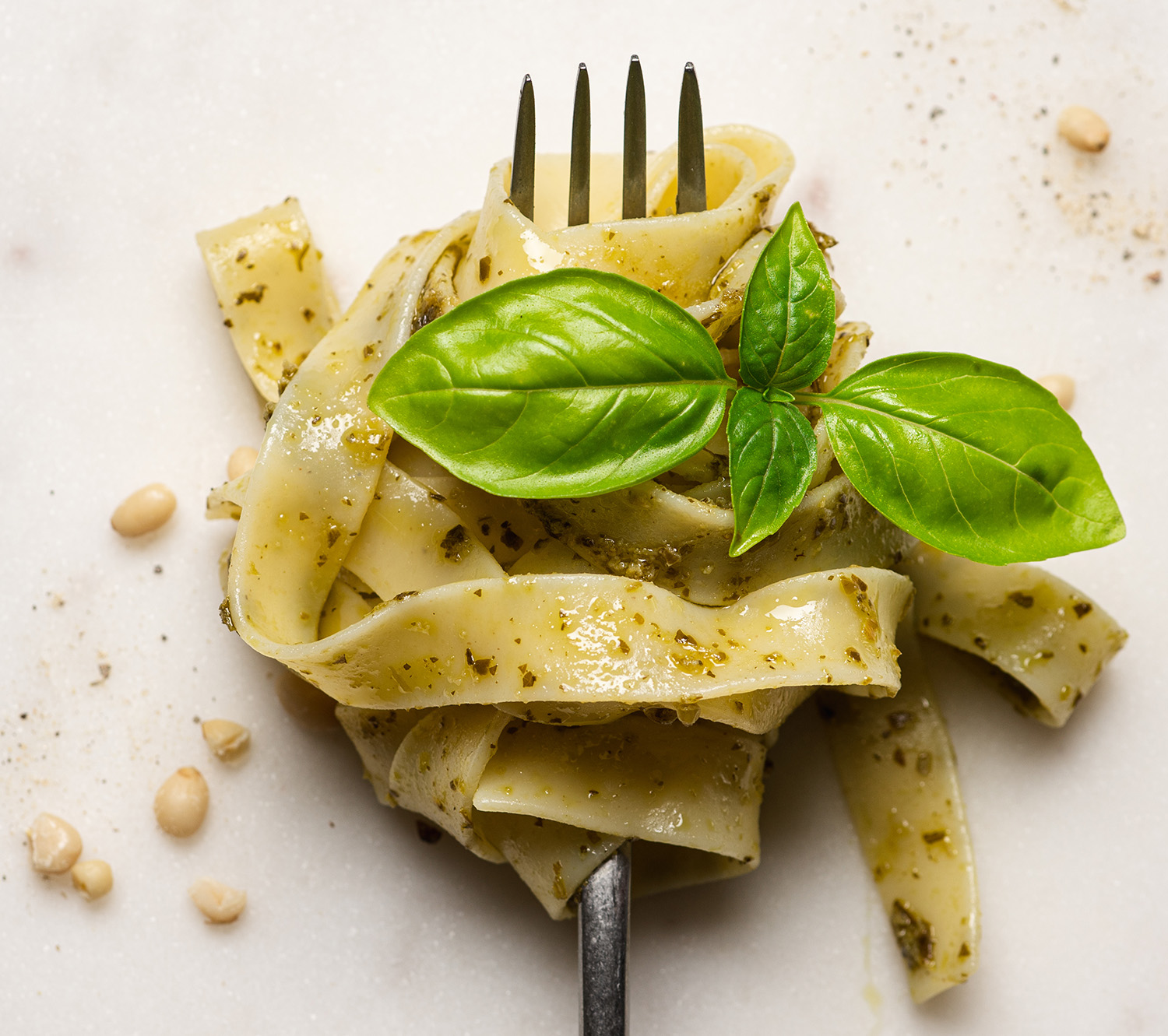 pasta mit pesto pasta mit pesto