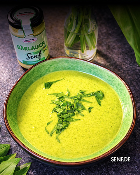 Cremige Bärlauchsuppe mit feinem Bärlauchsenf – einfach im Thermomix oder Topf zubereitet.