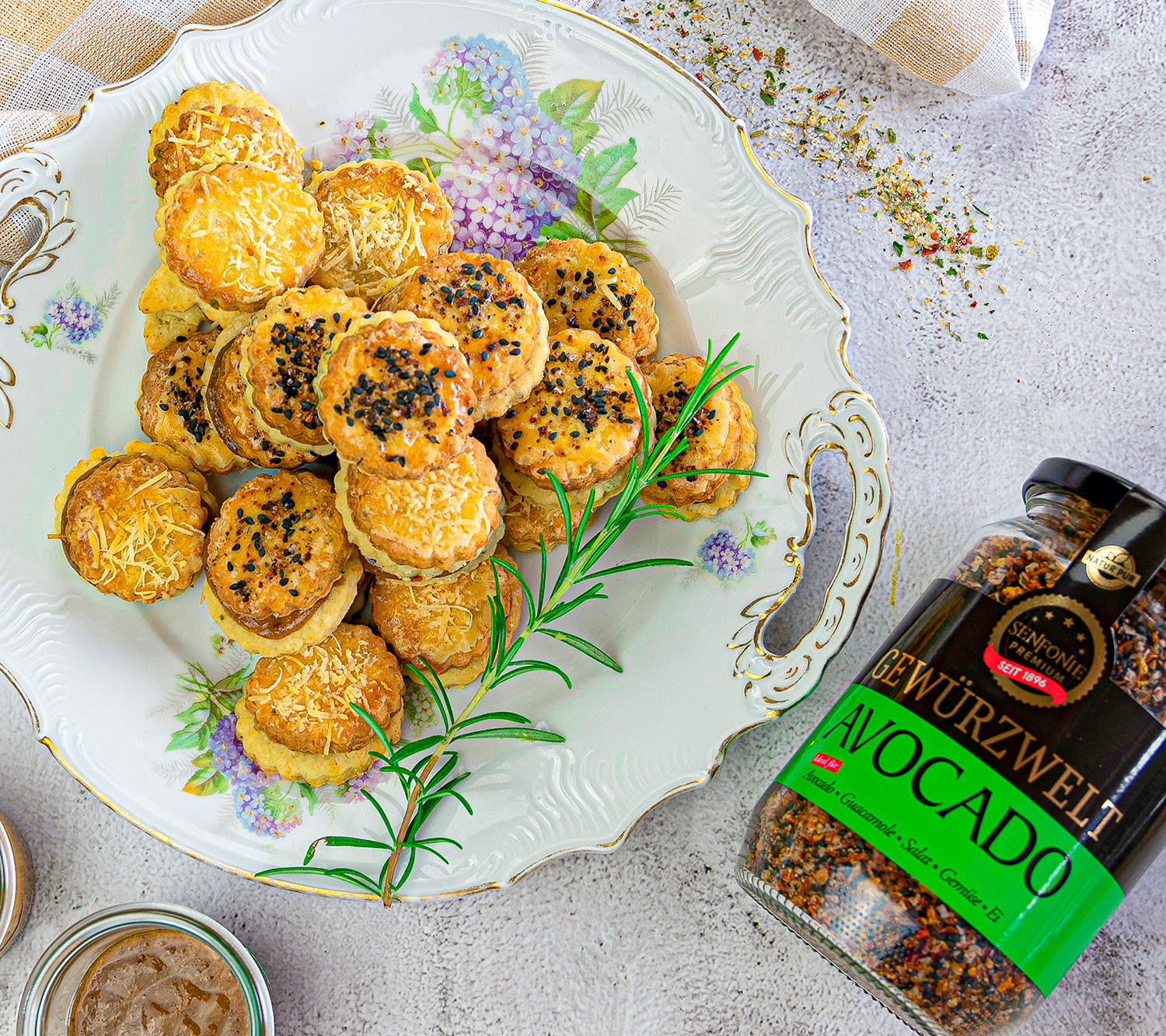 senfplaetzchen mit avocado gewuerz senfplaetzchen mit avocado gewuerz