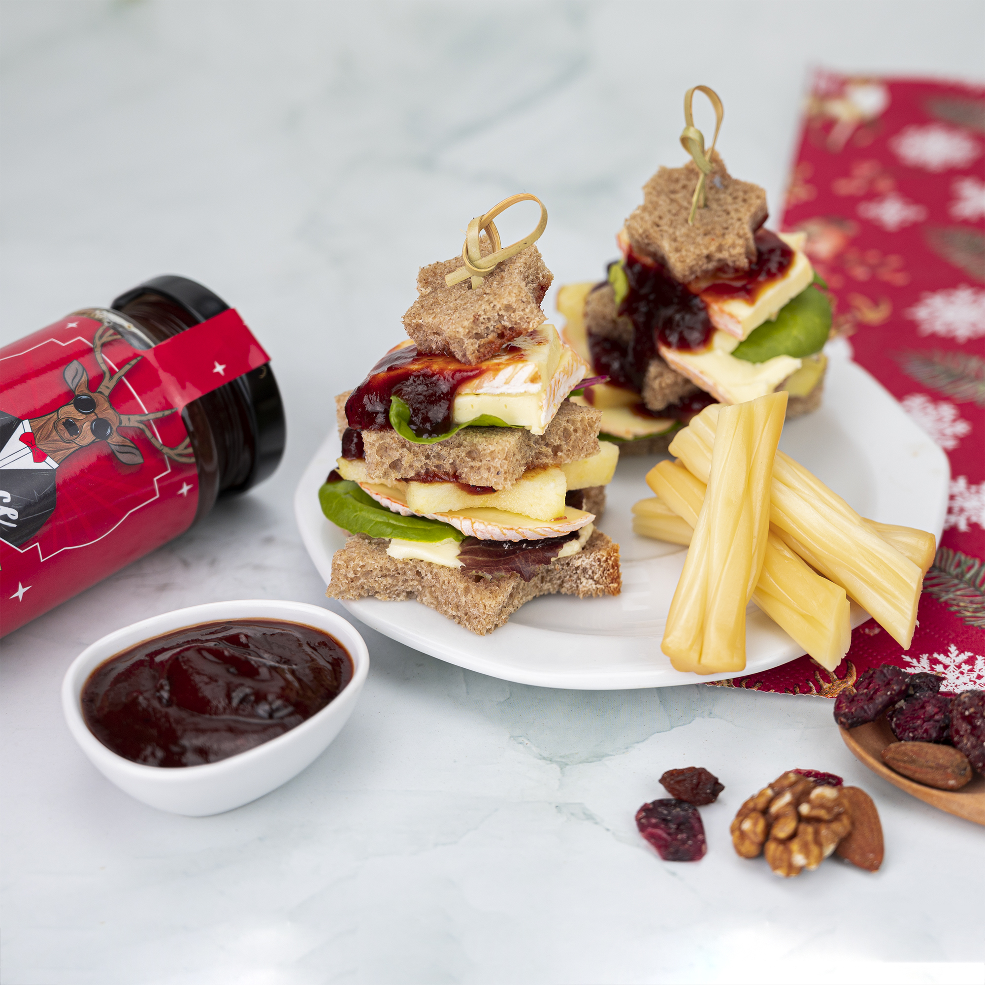 Wildes-Rentier-Sauce-mit-WeihnachtssnackcUiodCJqqGX1e Fruchtige Wildpreiselbeer Sauce